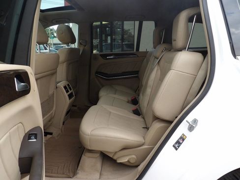 Used 2014 Mercedes-Benz GL 450 4MATIC image 11