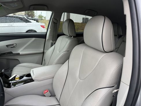 Used 2013 Toyota Venza LE image 12