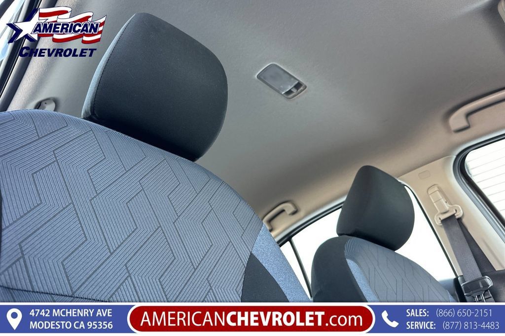 Used 2025 Nissan Versa SV FWD image 21