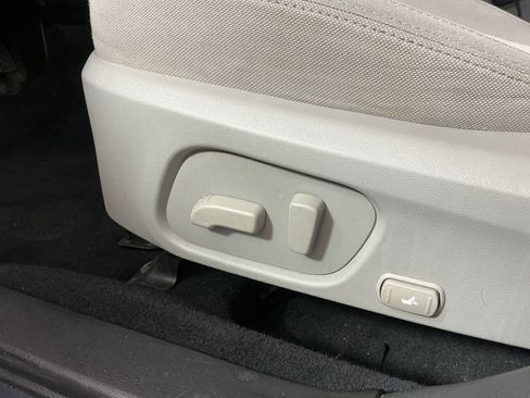 Used 2015 Subaru Forester 2.5i Premium w/ All-Weather Package image 19