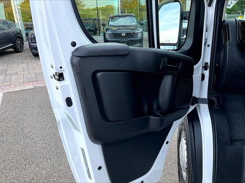 Used 2025 RAM ProMaster 2500 w/ U-Haul Equipment Group FWD image 9