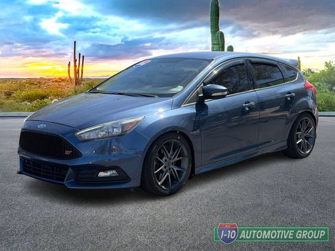 Used 2018 Ford Focus ST FWD image 9