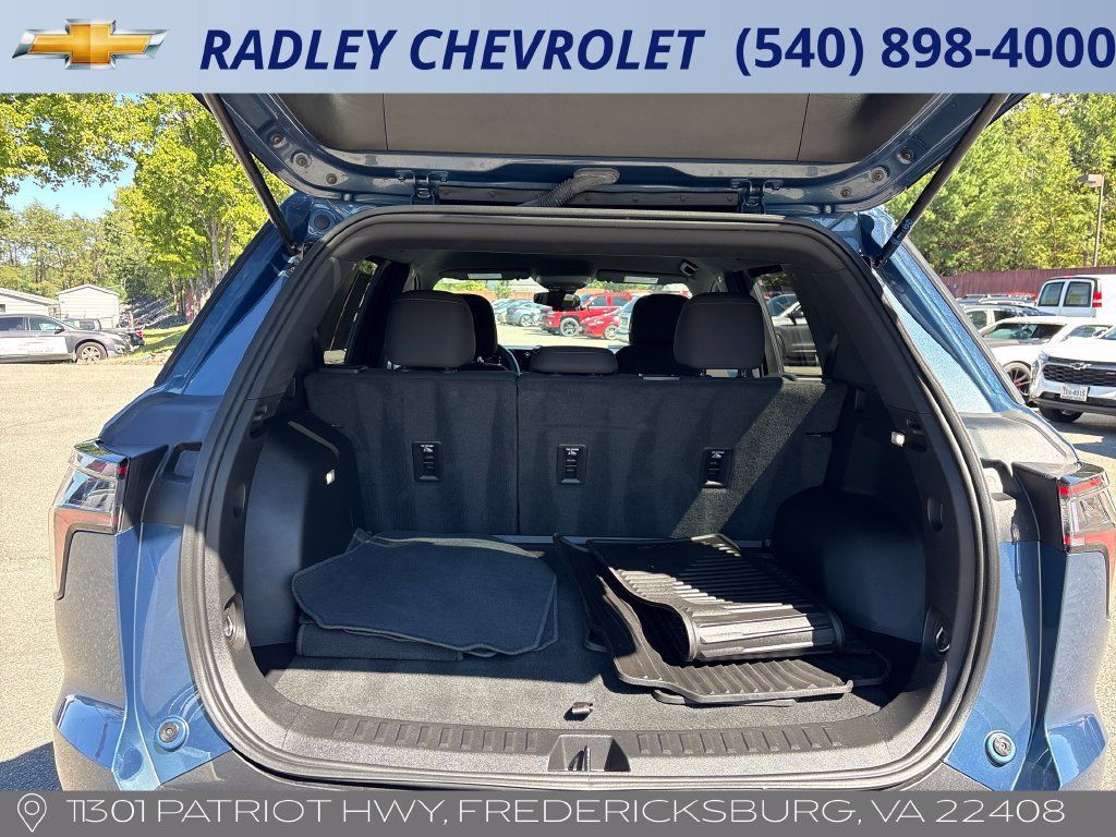 Used 2026 Chevrolet Equinox LT AWD/4WD image 14