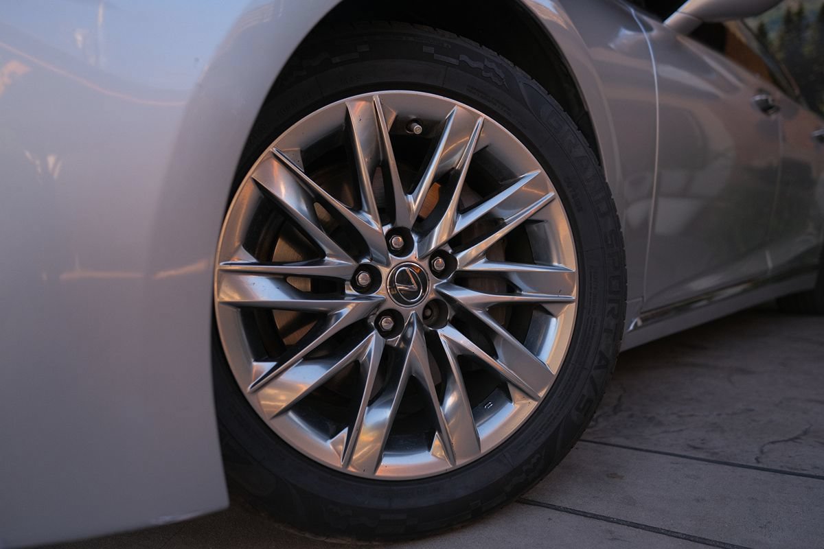 Used 2018 Lexus LS 500 w/ Accessory Package (Z2) RWD image 33