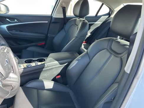 Used 2023 Genesis G70 2.0T image 3