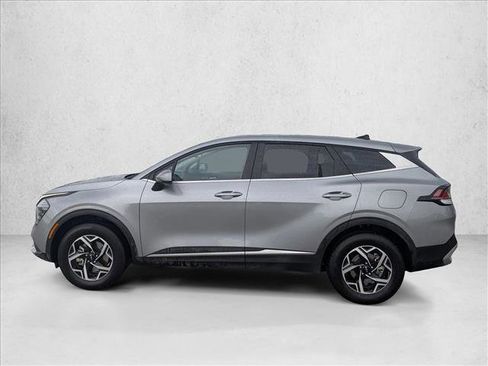 Used 2025 Kia Sportage LX image 9