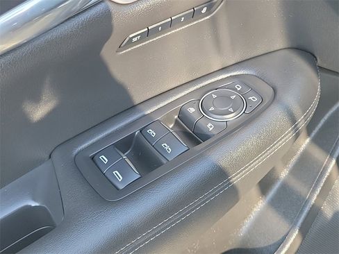 Certified 2023 Cadillac XT6 Premium Luxury image 23