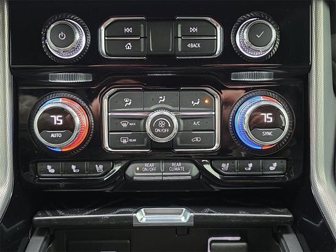 Used 2021 GMC Yukon Denali image 28