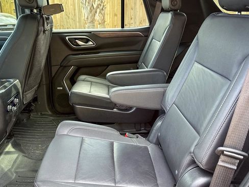 Used 2022 Chevrolet Tahoe Z71 w/ Luxury Package image 28