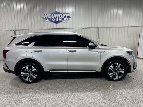 Used 2022 Kia Sorento SX Prestige w/ Panoramic Sunroof Package AWD/4WD image 1