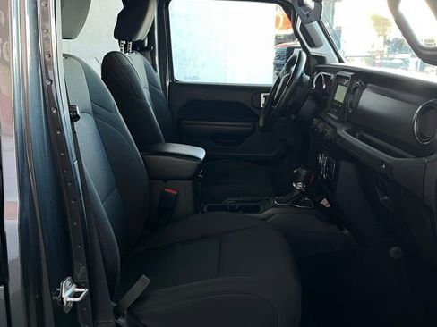 Used 2022 Jeep Wrangler Unlimited Sport image 28