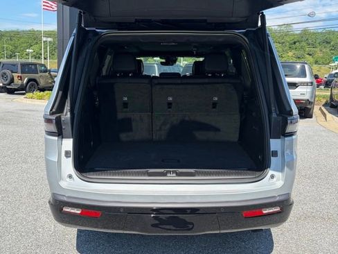 New 2026 Jeep Grand Wagoneer Limited AWD/4WD image 5