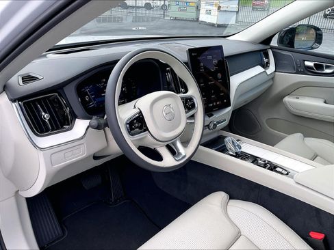 New 2026 Volvo XC60 T8 Ultra w/ Climate Package PRO AWD/4WD image 8