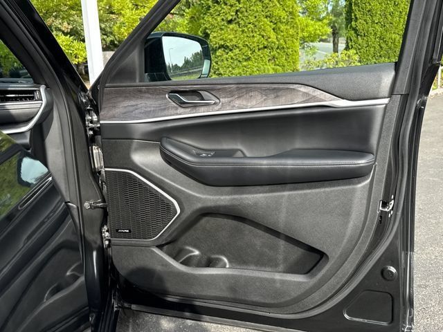 Used 2024 Jeep Grand Cherokee Limited 4xe AWD/4WD image 26