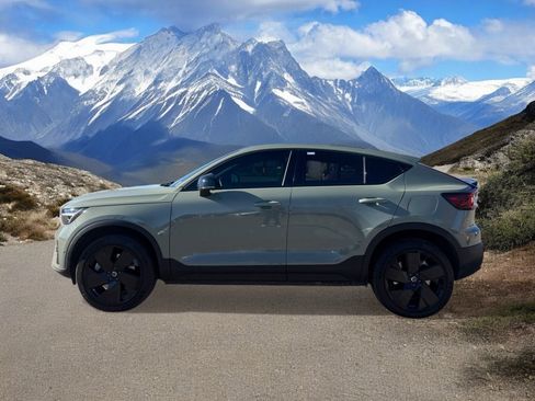 Used 2023 Volvo C40 P8 Recharge Ultimate image 2