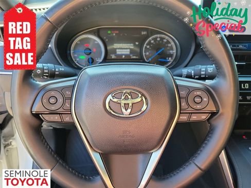 Used 2024 Toyota Venza Nightshade image 19