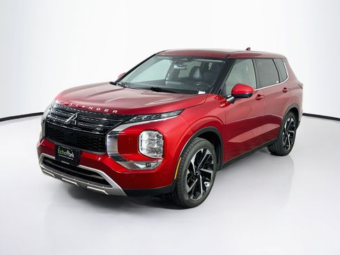 Used 2024 Mitsubishi Outlander SE AWD/4WD image 3