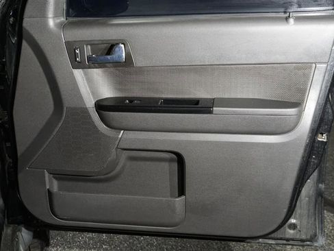 Used 2011 Ford Escape Limited w/ 302A Rapid Spec Order Code image 21