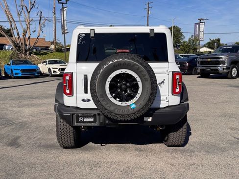 New 2025 Ford Bronco Badlands image 11