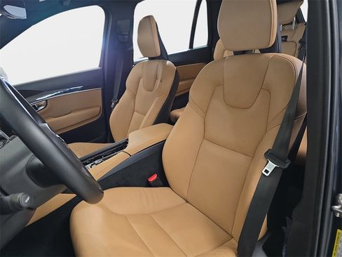 Used 2019 Volvo XC90 T6 Momentum w/ Advanced Package image 18