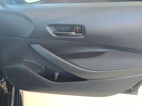 Used 2023 Toyota Corolla LE image 28