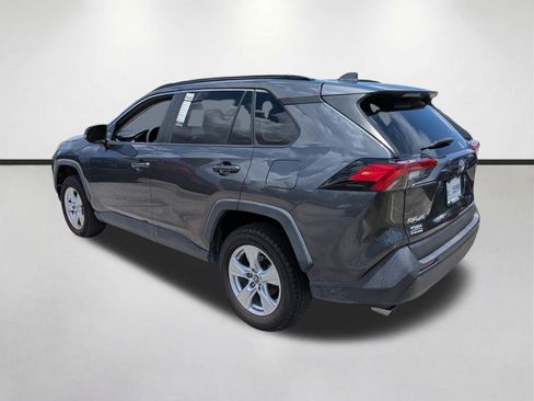 Used 2019 Toyota RAV4 XLE FWD image 6