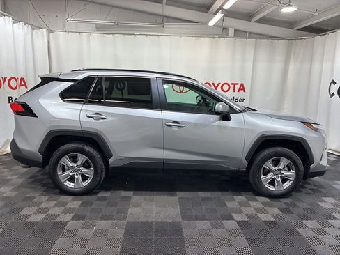 Used 2025 Toyota RAV4 XLE AWD/4WD image 10