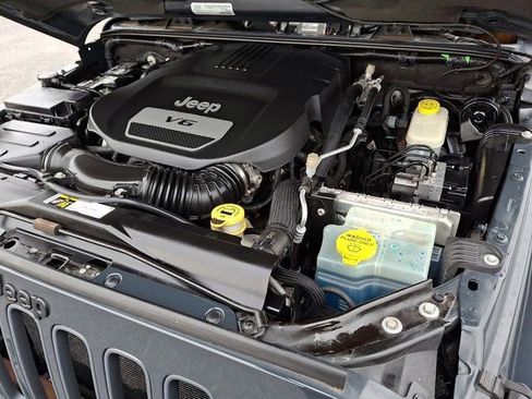 Certified 2016 Jeep Wrangler Unlimited Sahara w/ Dual Top Group image 30