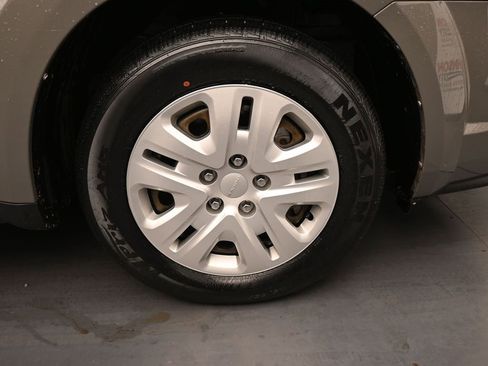 Used 2019 Dodge Journey SE image 13