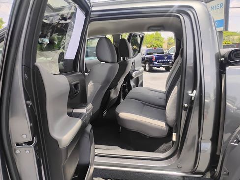 Used 2021 Toyota Tacoma SR5 RWD image 23