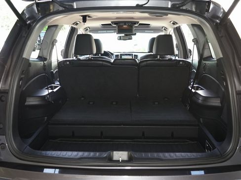 Used 2016 Honda Pilot Touring image 26