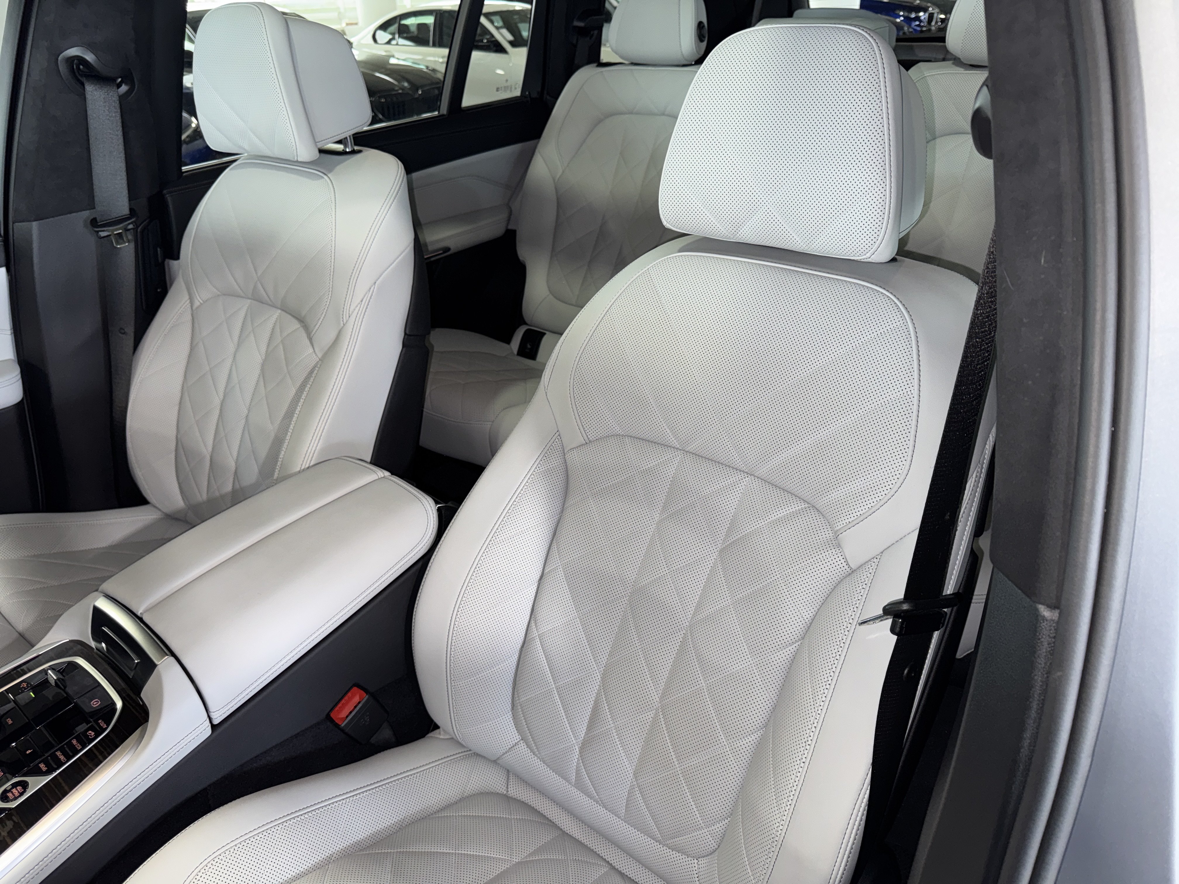 Certified 2025 BMW X7 xDrive40i w/ Executive Package AWD/4WD image 34