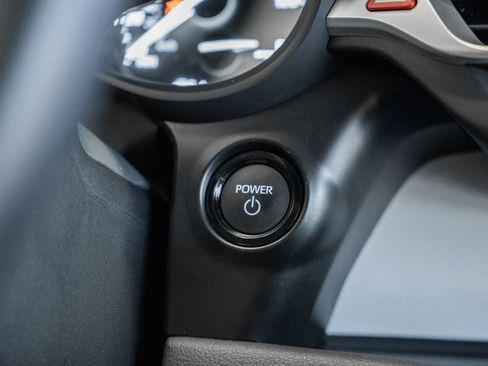 Used 2025 Toyota Sienna XLE FWD image 29