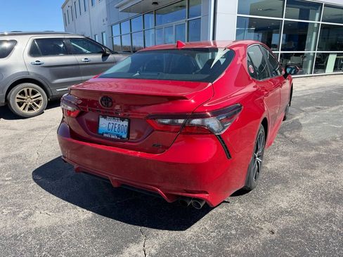 Used 2022 Toyota Camry SE w/ Cold Weather Package FWD image 3