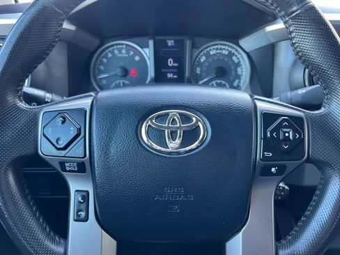 Used 2017 Toyota Tacoma SR5 w/ Tow Package RWD image 22