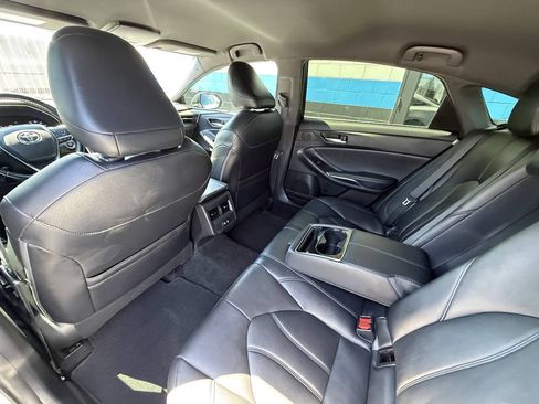 Used 2019 Toyota Avalon XLE w/ Carpet Mat Package FWD image 16