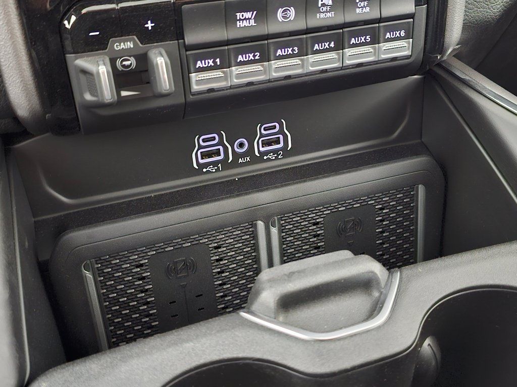 New 2026 RAM 3500 Laramie w/ Night Edition AWD/4WD image 32
