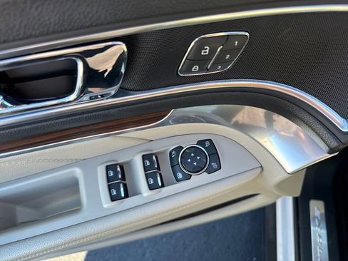 Used 2018 Ford Explorer Limited w/ Equipment Group 301A image 12