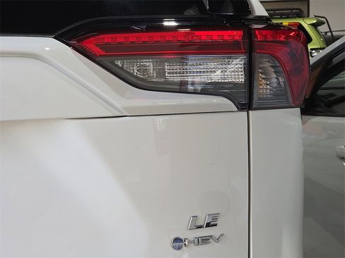 Certified 2025 Toyota RAV4 LE image 23