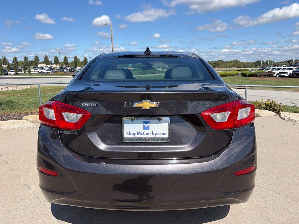 Used 2017 Chevrolet Cruze LT FWD image 18