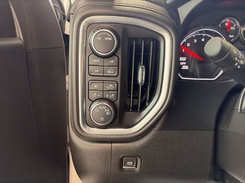 Used 2021 Chevrolet Silverado 1500 RST w/ Redline Edition AWD/4WD image 17