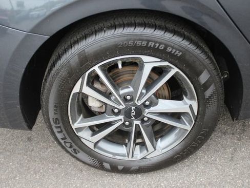 Used 2024 Kia Forte LXS w/ LXS Technology Package FWD image 33