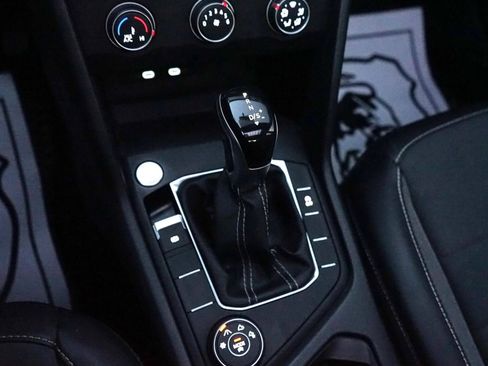 Used 2022 Volkswagen Taos SE image 25