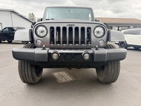 Used 2018 Jeep Wrangler Unlimited Sahara w/ Max Tow Package AWD/4WD image 8