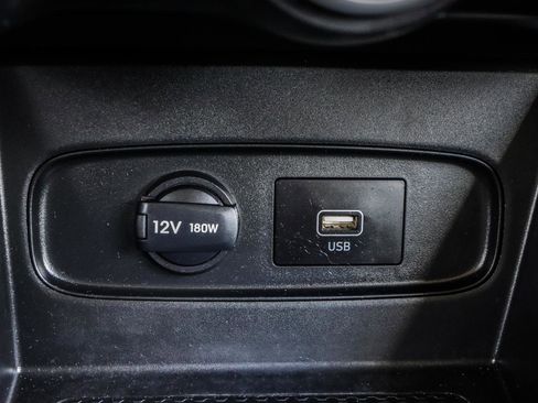 Used 2021 Hyundai Venue SE image 11