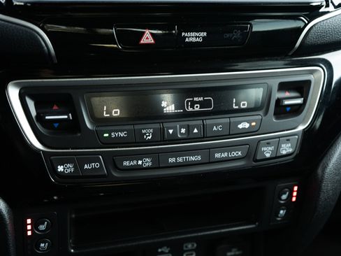 Certified 2025 Honda Ridgeline Black Edition image 32