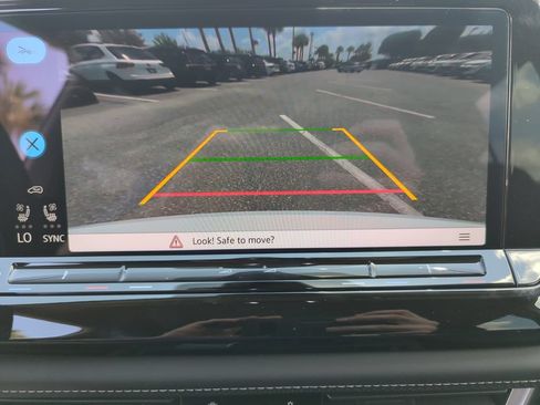 New 2026 Volkswagen Atlas SE FWD image 38