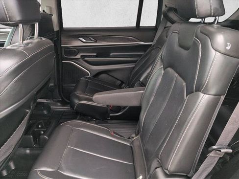 Used 2022 Jeep Grand Cherokee L Limited AWD/4WD image 27
