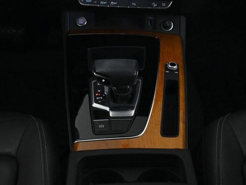 Used 2024 Audi Q3 2.0T Premium w/ Convenience Package image 14