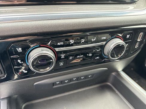 Certified 2024 Chevrolet Silverado 3500 High Country w/ High Country Premium Package image 17